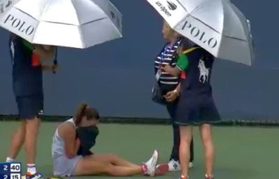 Abandon la US Open după doar 24 de minute » Și-a acoperit fața cu prosop și a izbucnit în plâns