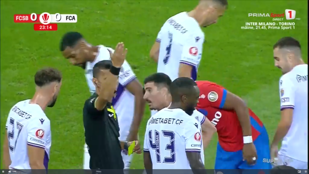 Siyabonga Ngezana l-a lovit cu tibia în cap pe Mario Tudose