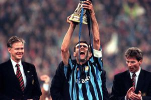 Legenda lui Inter, plecăciune în fața lui Chivu: „A intrat în mintea jucătorilor”