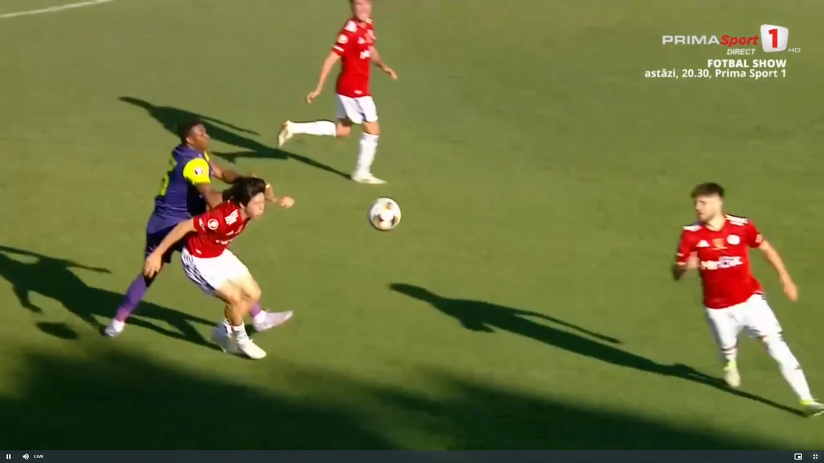 Faze scandaloase în Oțelul - CFR Cluj » Și-au lovit adversarii cu pumnii și picioarele