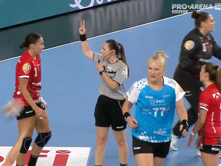 CSM București - Gloria Bistrița, finală EPICĂ în Supercupa României la handbal feminin » 4 reprize de prelungiri, 79 de goluri marcate!