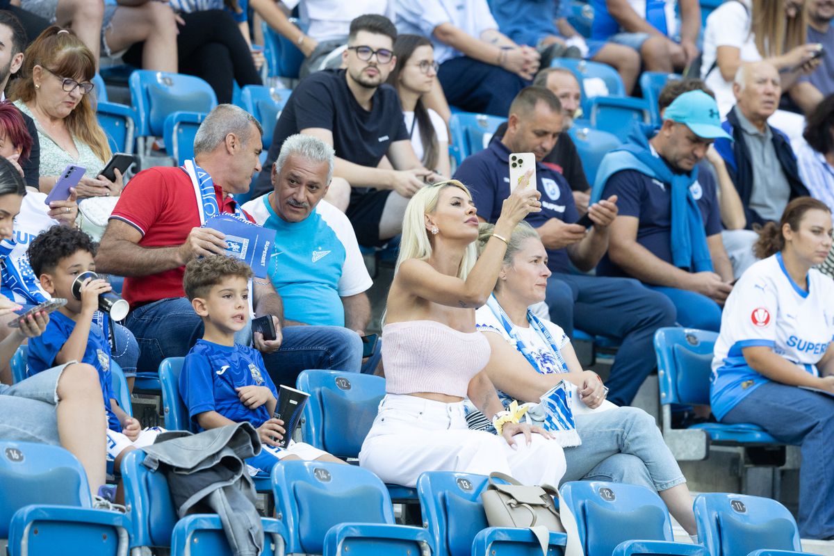 Dimineață și-a văzut fiul campion în București, iar seara a fost pe „Oblemenco” la Craiova - Petrolul