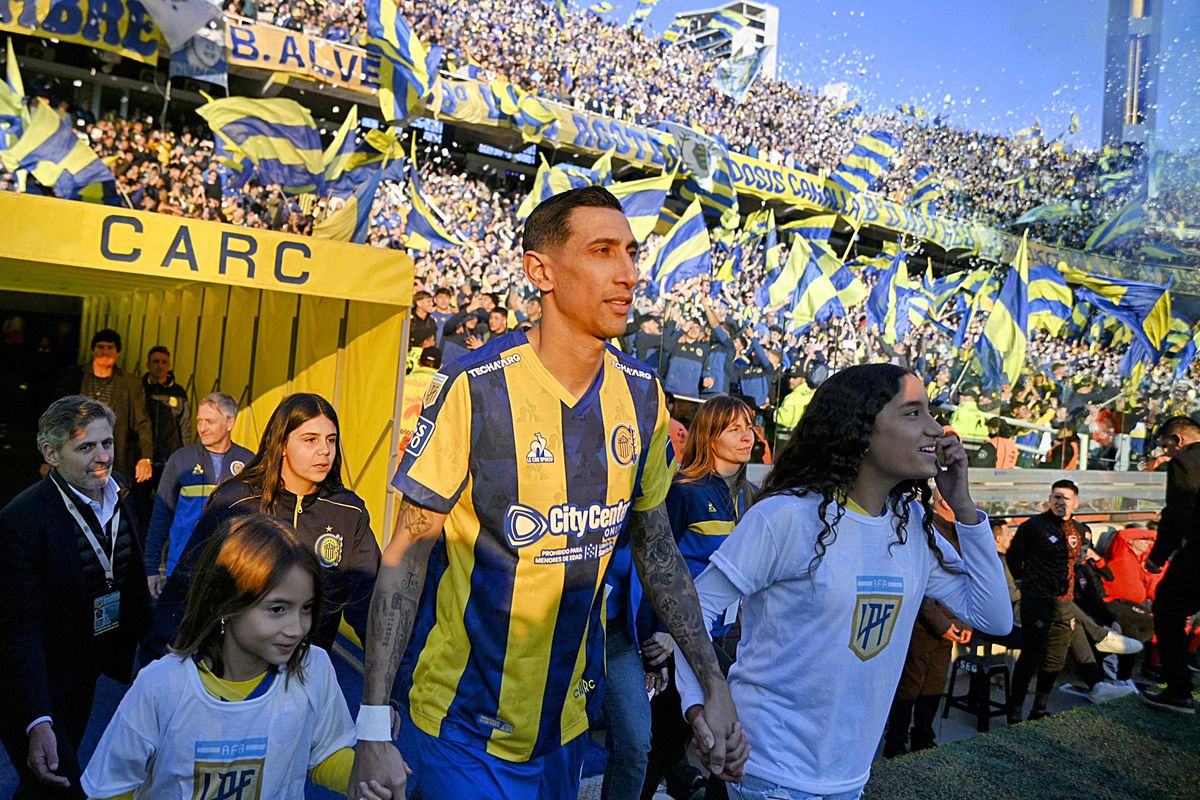 Cristian Fabbiani, fostul atacant de la CFR Cluj, învins de un gol genial al lui Angel Di Maria » Atmosferă de vis în Rosario -  Newells Old Boys