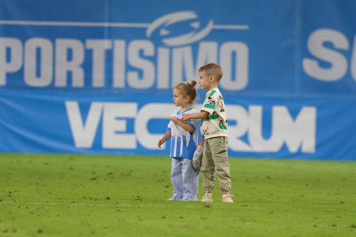 „Tati, ai fost minunată!” » Micuța Ilinca a oferit imaginile serii la Craiova