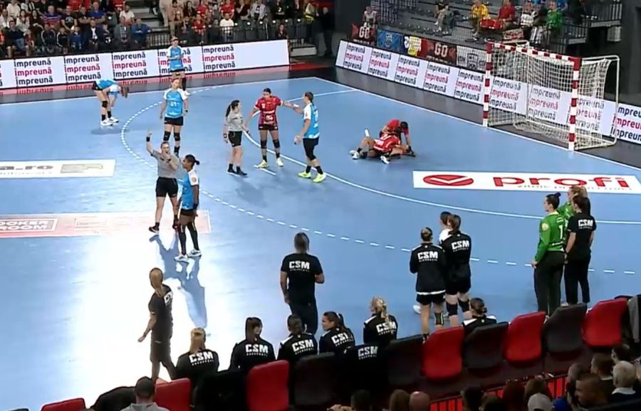 CSM București - Gloria Bistrița, finală EPICĂ în Supercupa României la handbal feminin » 4 reprize de prelungiri, 79 de goluri marcate!
