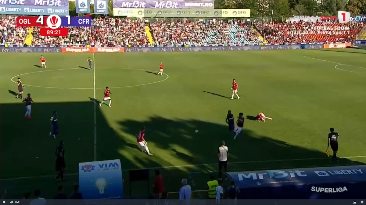 Faze scandaloase în Oțelul - CFR Cluj » Și-au lovit adversarii cu pumnii și picioarele