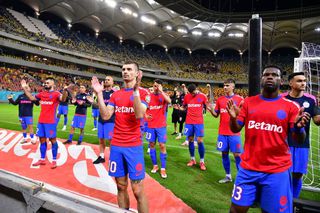 Jucătorii campioanei au venit în fața Peluzei Nord și au primit un ultimatum clar