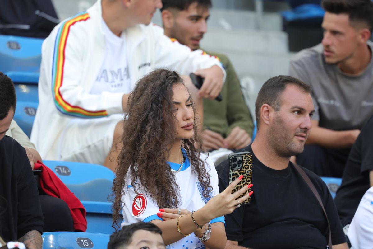 Lavinia, prietena lui Mihnea Rădulescu