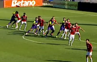 Faze scandaloase în Oțelul - CFR Cluj » Și-au lovit adversarii cu pumnii și picioarele