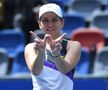 FOTO+VIDEO Simona Halep a trecut categoric de Barbora Strycova și s-a calificat în „optimi” la Wuhan!