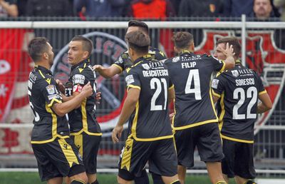 CUPA ROMÂNIEI //VIDEO + FOTO  UTA Arad - Dinamo 1-3 » Cu Dan Nistor spre „optimi” » Dinamo trece de UTA după un meci perfect făcut de căpitanul „câinilor”