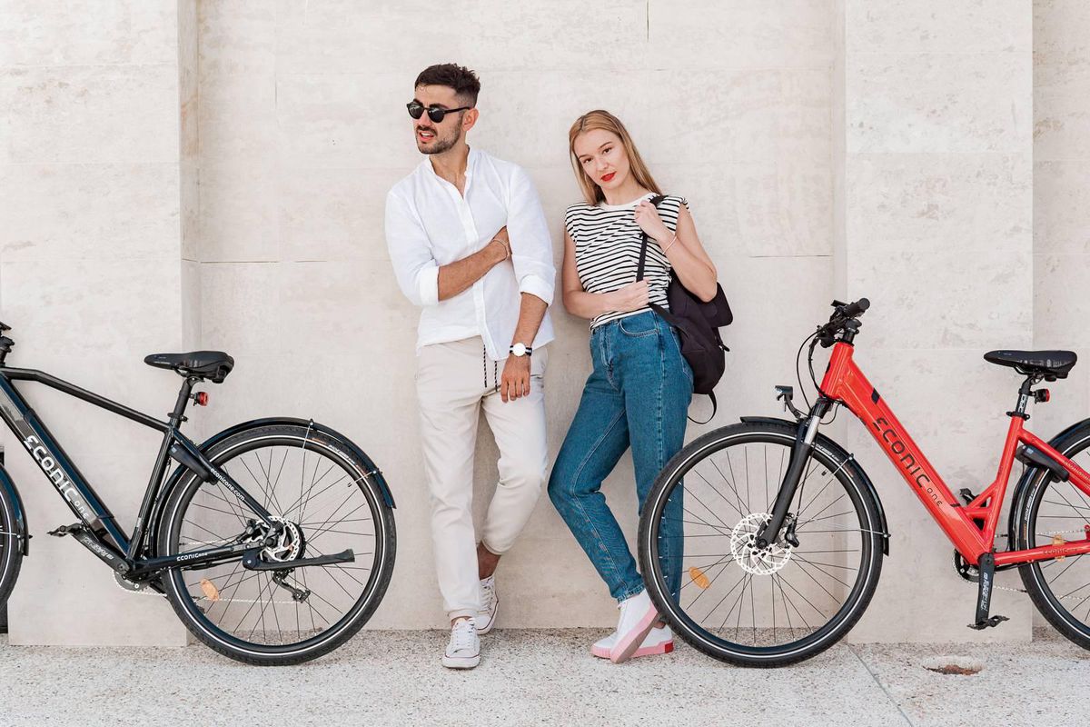 Bicicletele electrice nu sunt viitorul. Ele sunt prezentul! Tot ce trebuie să știi despre cea mai eficientă soluție pentru evitarea traficului