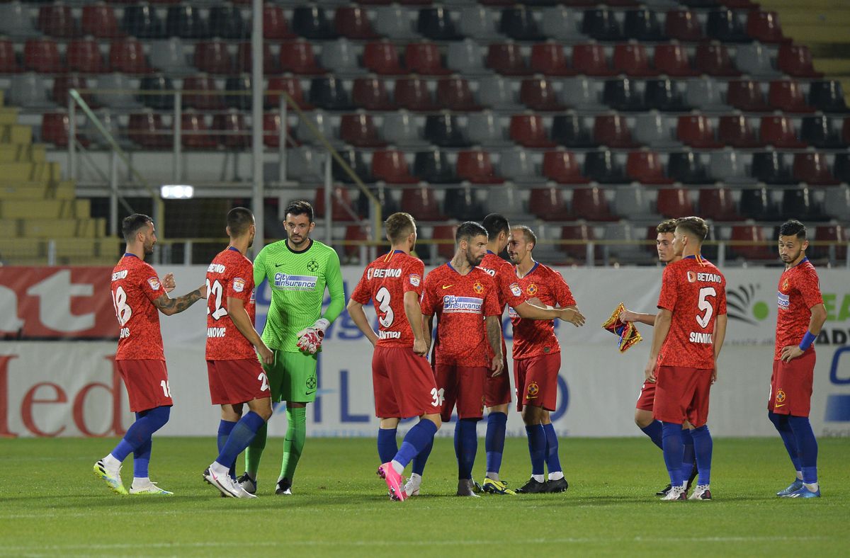 FCSB. Gigi Becali le-a transmis impresarilor: ce se întâmplă cu Man și Coman după eliminarea din Europa League