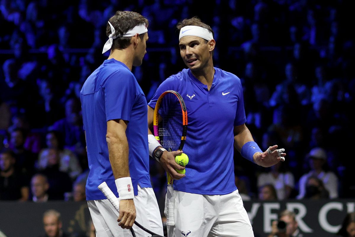 Roger Federer și Rafael Nadal au plâns cot la cot după ultimul meci din cariera elvețianului