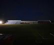 Conform reporterilor GSP aflați la stadion, nocturna stadionului „Anghel Iordănescu” a cedat parțial chiar înainte de startul partidei / FOTO: Vlad Nedelea