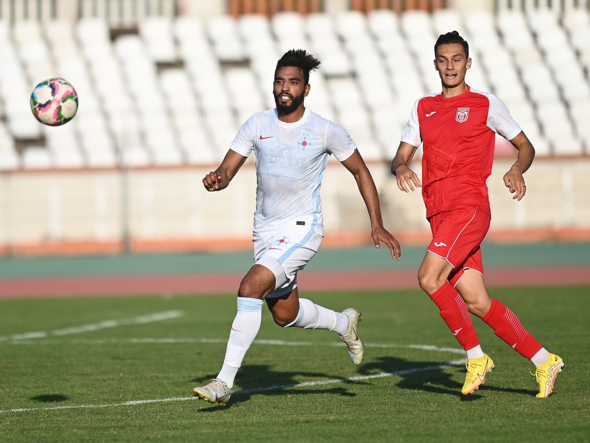 CS Dinamo - FCSB 2 » Vlad Nedelea & facebook.com/FCSBOfficial