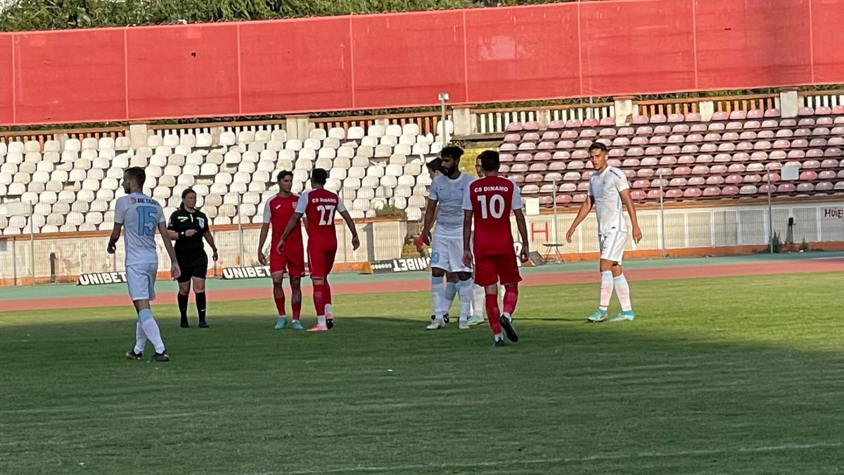 CS Dinamo - FCSB 2 » Vlad Nedelea & facebook.com/FCSBOfficial