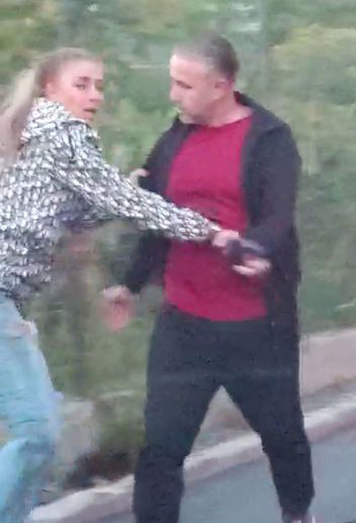 Noi imagini cu bătaia dintre Anamaria Prodan și Reghecampf