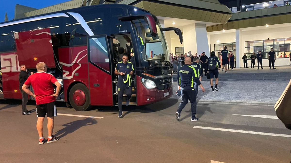 7 detalii remarcate de reporterul GSP la Sepsi - FCSB » Cum a fost tratat singurul moment tensionat din tribune + cu cine s-a întreținut MM