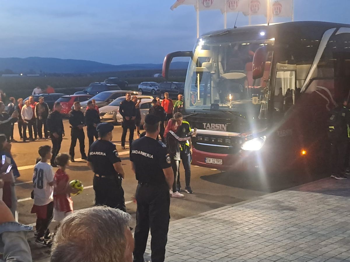 Apariție în premieră pe banca celor de la FCSB » Explicația lui Elias Charalambous