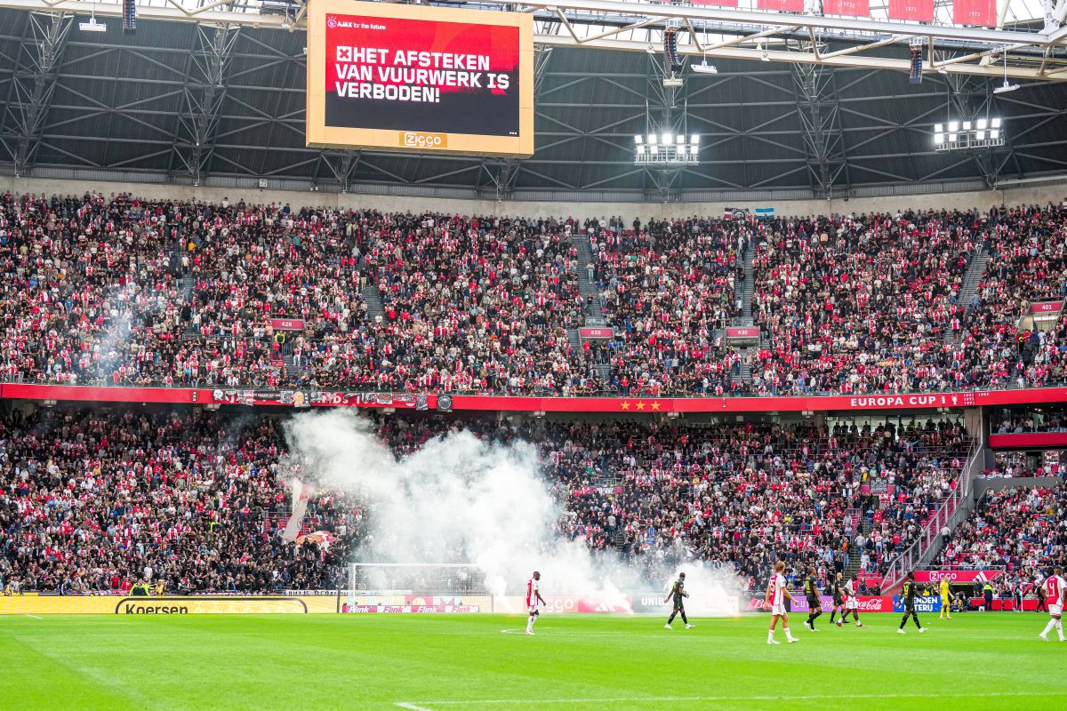 Ajax - Feyenoord, întrerupt în minutul 55 la scorul 0-3