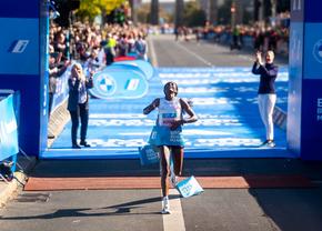 Recordul mondial la maraton, zdrobit! » Etiopianca Tigst Assefa a coborât cu peste 2 minute sub reperul precedent