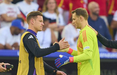 Ter Stegen (stânga) a așteptat ani de zile să-i ia locul lui Manuel Neuer în naționala Germaniei / Foto: Imago