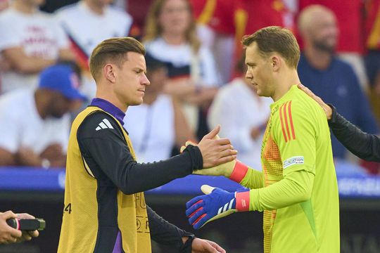 Ter Stegen (stânga) a așteptat ani de zile să-i ia locul lui Manuel Neuer în naționala Germaniei / Foto: Imago
