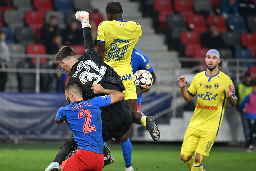 Fostul arbitru Marius Avram a analizat cele mai importante faze de arbitraj din partida FCSB - Petrolul, scor 1-1, din runda cu numărul #10 din Superliga.