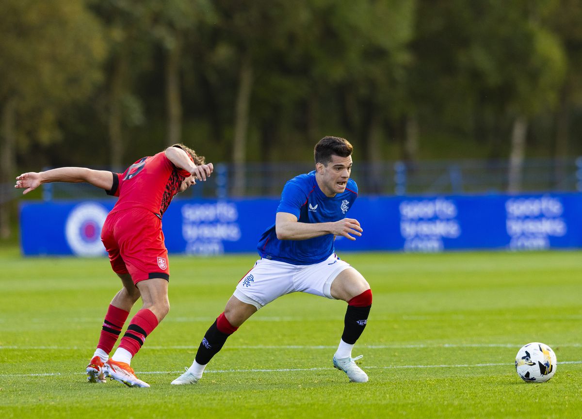 Ianis Hagi a dat recital în fața amatorilor » Integralist, cu numărul 10 pe tricou, MVP la Rangers B