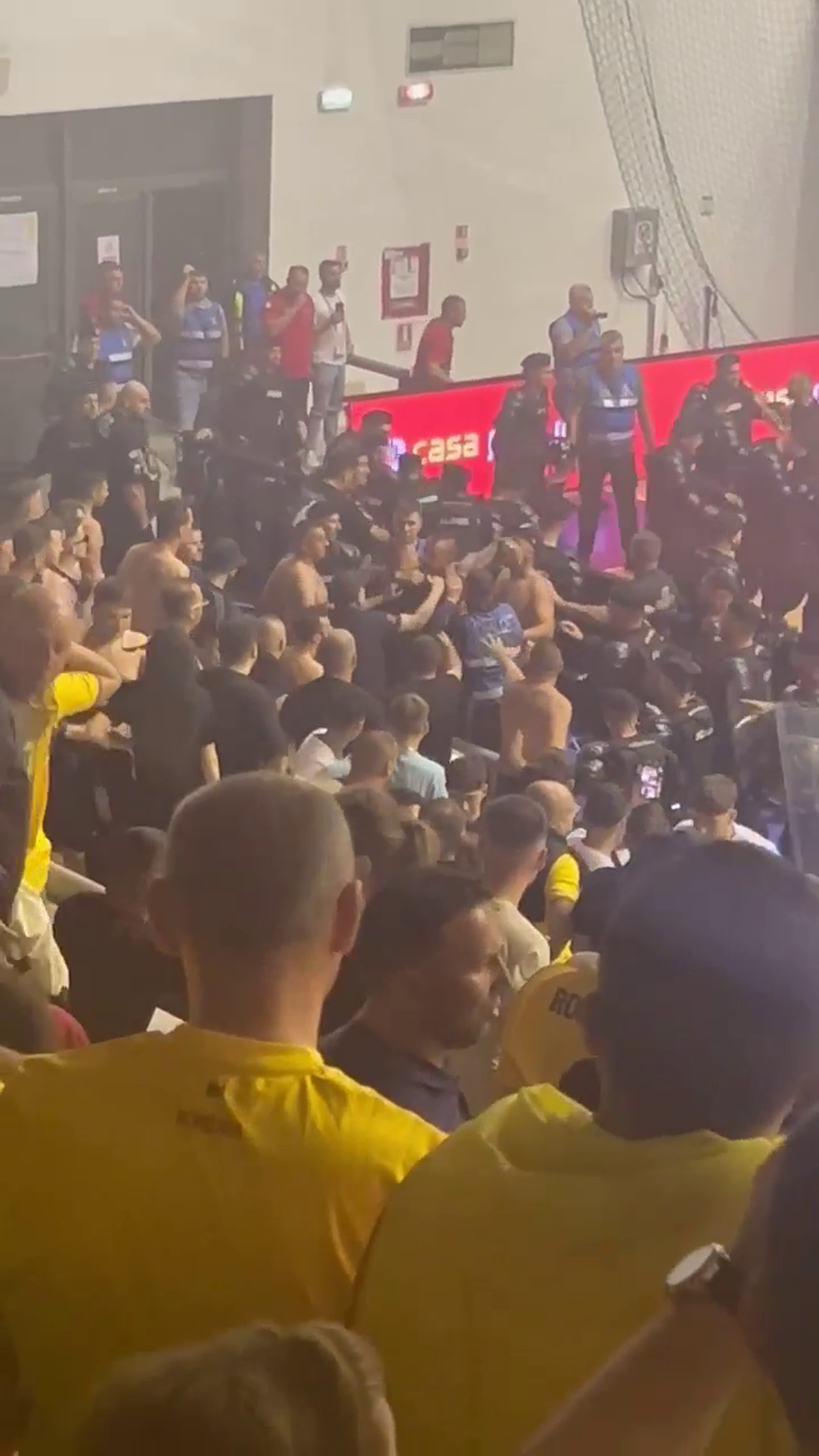 Presa maghiară a reacționat după incidentele de la România - Ungaria la futsal: „Fanii români nu s-au putut controla!”