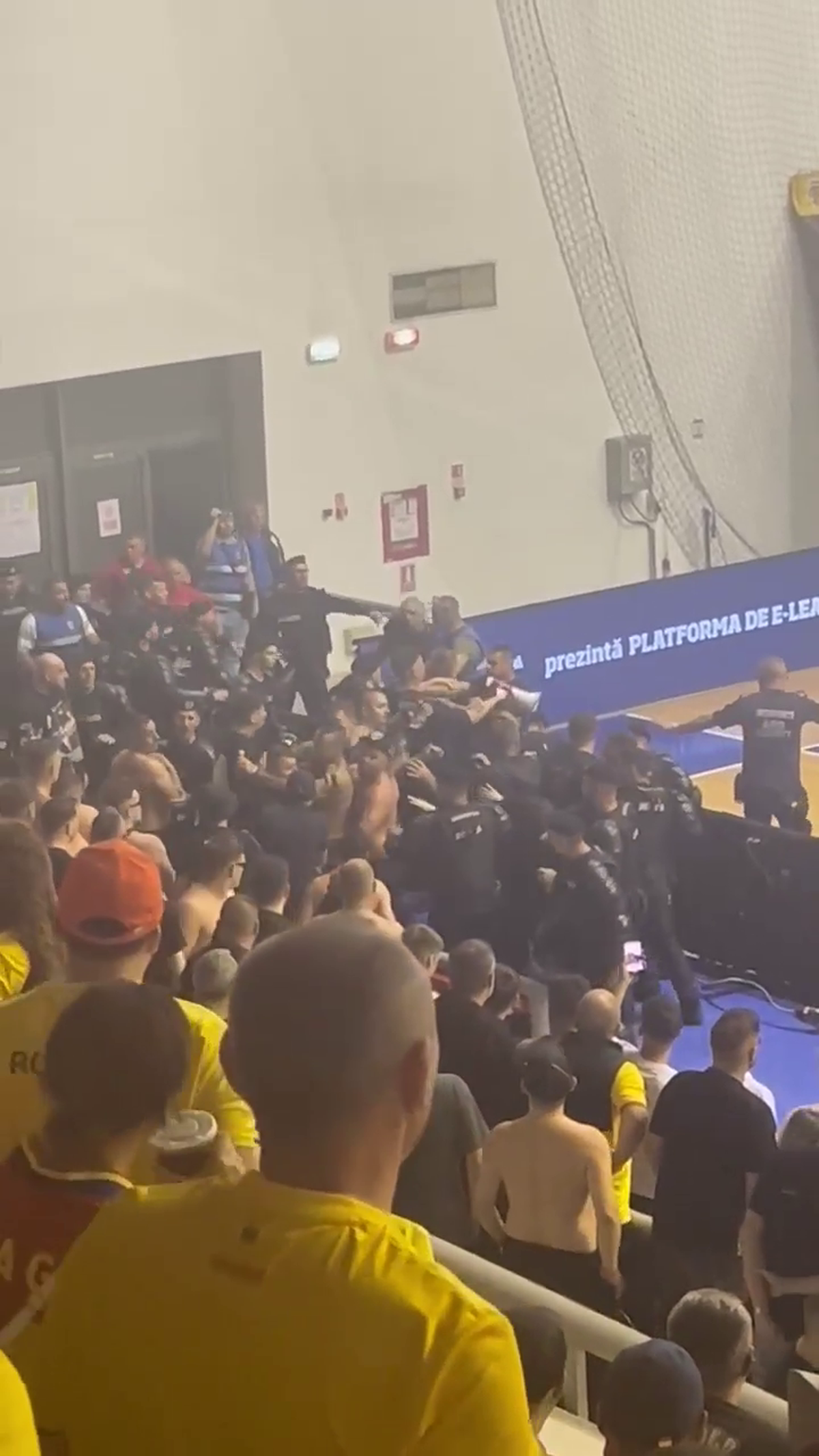 Presa maghiară a reacționat după incidentele de la România - Ungaria la futsal: „Fanii români nu s-au putut controla!”