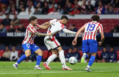 Hat-trick-ul lui Julian Alvarez a salvat-o pe Atletico Madrid! Rayo Vallecano, cu Rațiu în teren, a fost îngenuncheată în ultimele minute