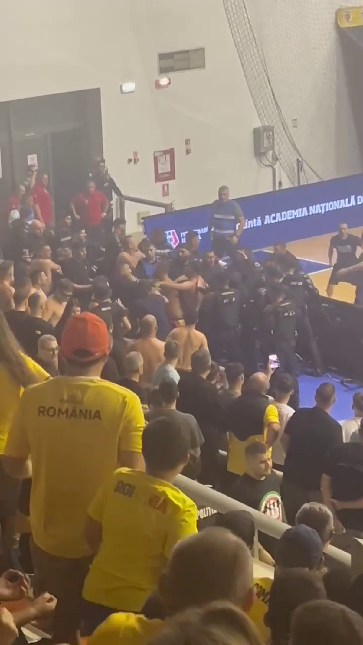 Presa maghiară a reacționat după incidentele de la România - Ungaria la futsal: „Fanii români nu s-au putut controla!”