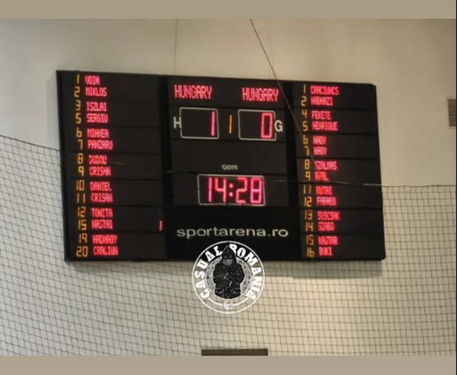 Incidente grave la România - Ungaria! Fanii români au intrat pe parchet și s-au bătut cu jandarmii » Calificarea la CE de futsal a fost decisă în ultimele două minute