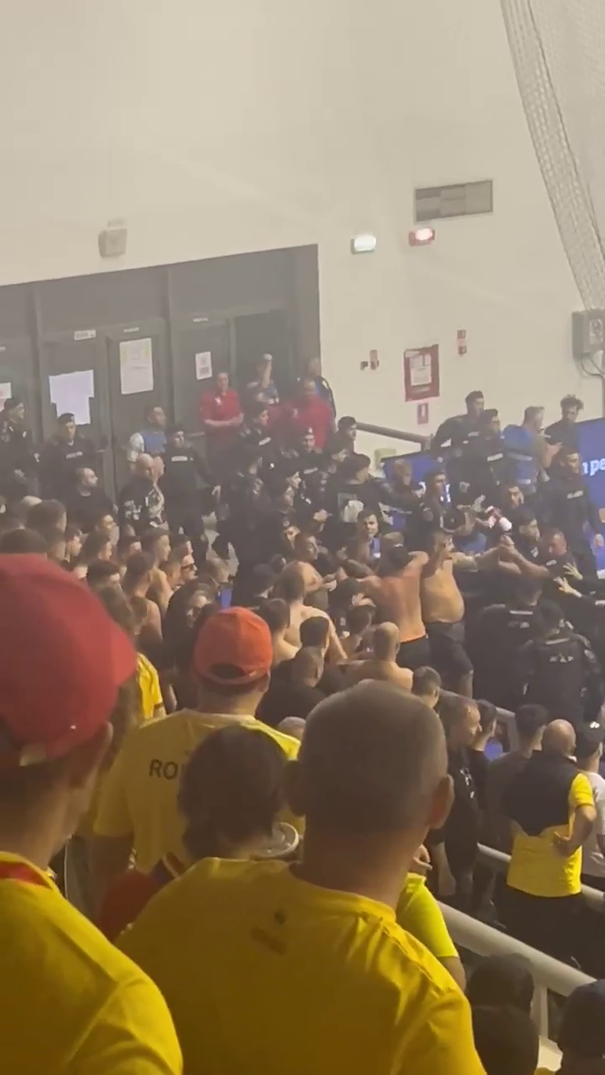 Presa maghiară a reacționat după incidentele de la România - Ungaria la futsal: „Fanii români nu s-au putut controla!”