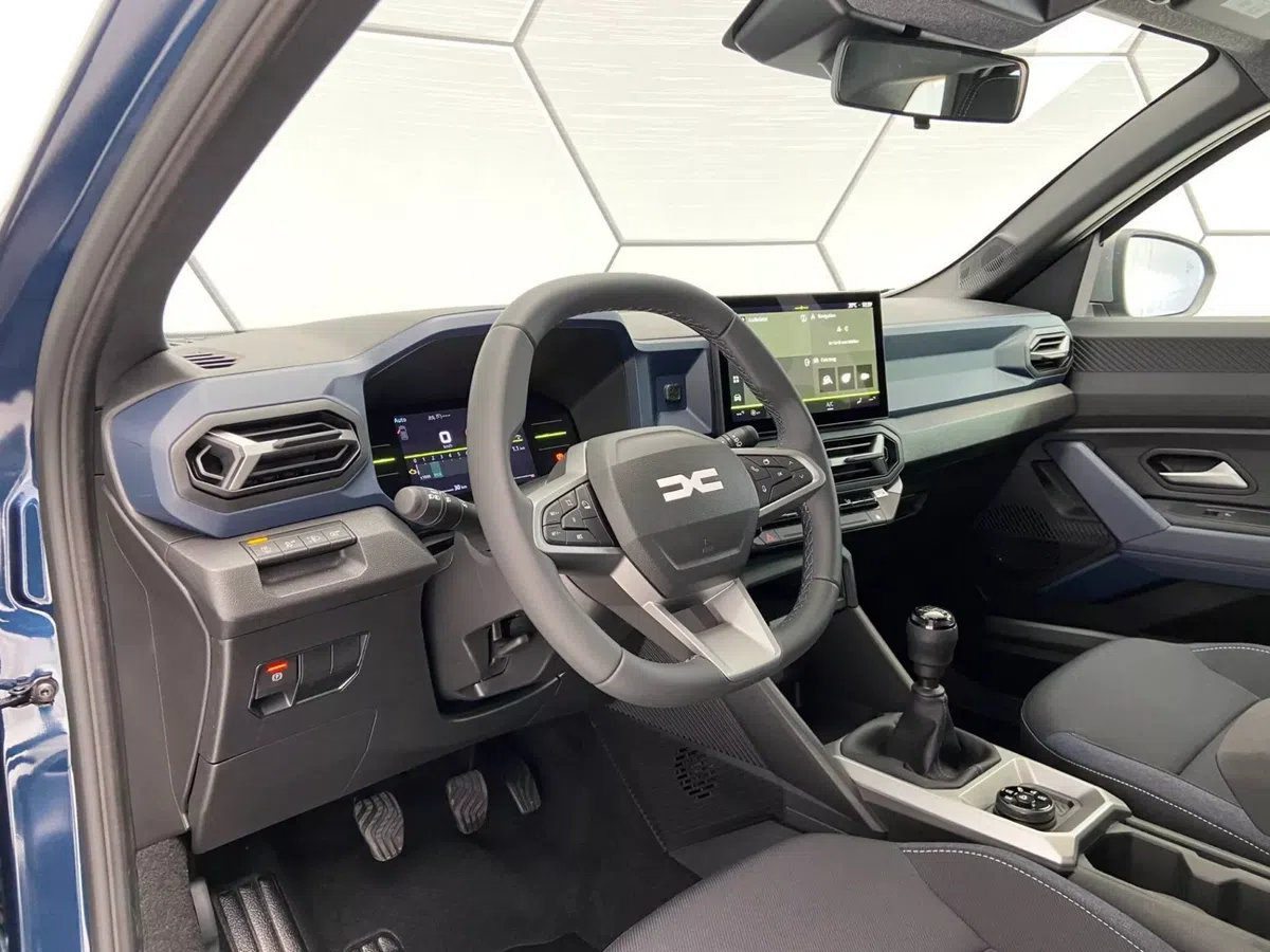 Nemții au reinventat modelul Dacia » Schimbări impresionante: cum arată acum mașina tunată