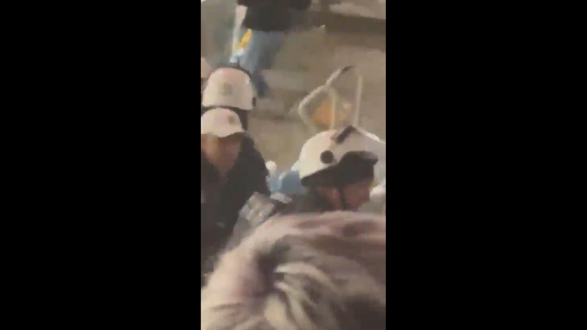 Bătaie între fanii lui Lanus și poliție