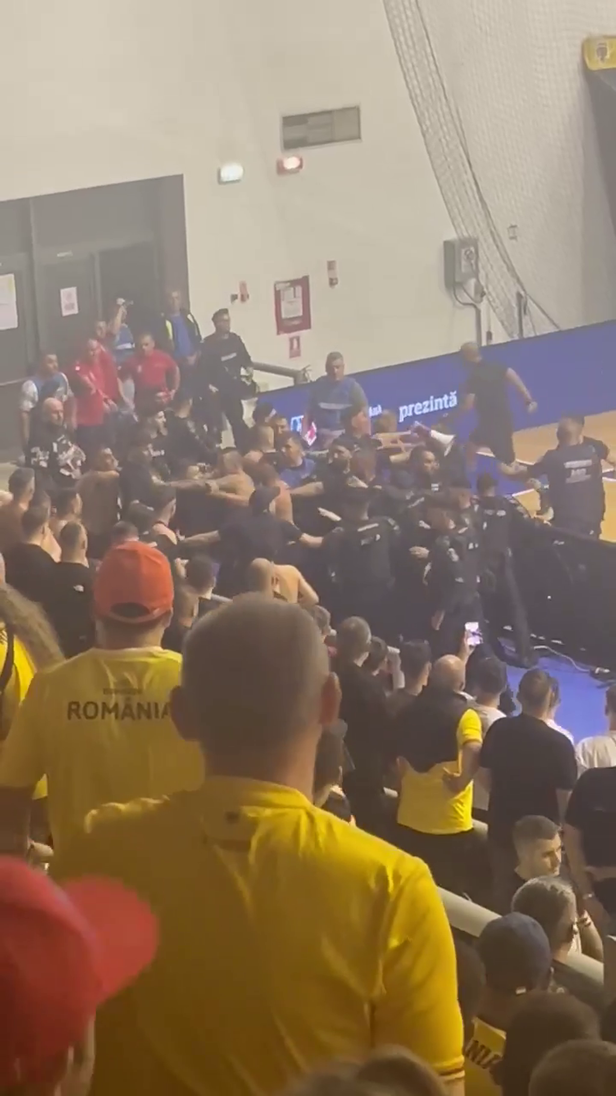 Presa maghiară a reacționat după incidentele de la România - Ungaria la futsal: „Fanii români nu s-au putut controla!”