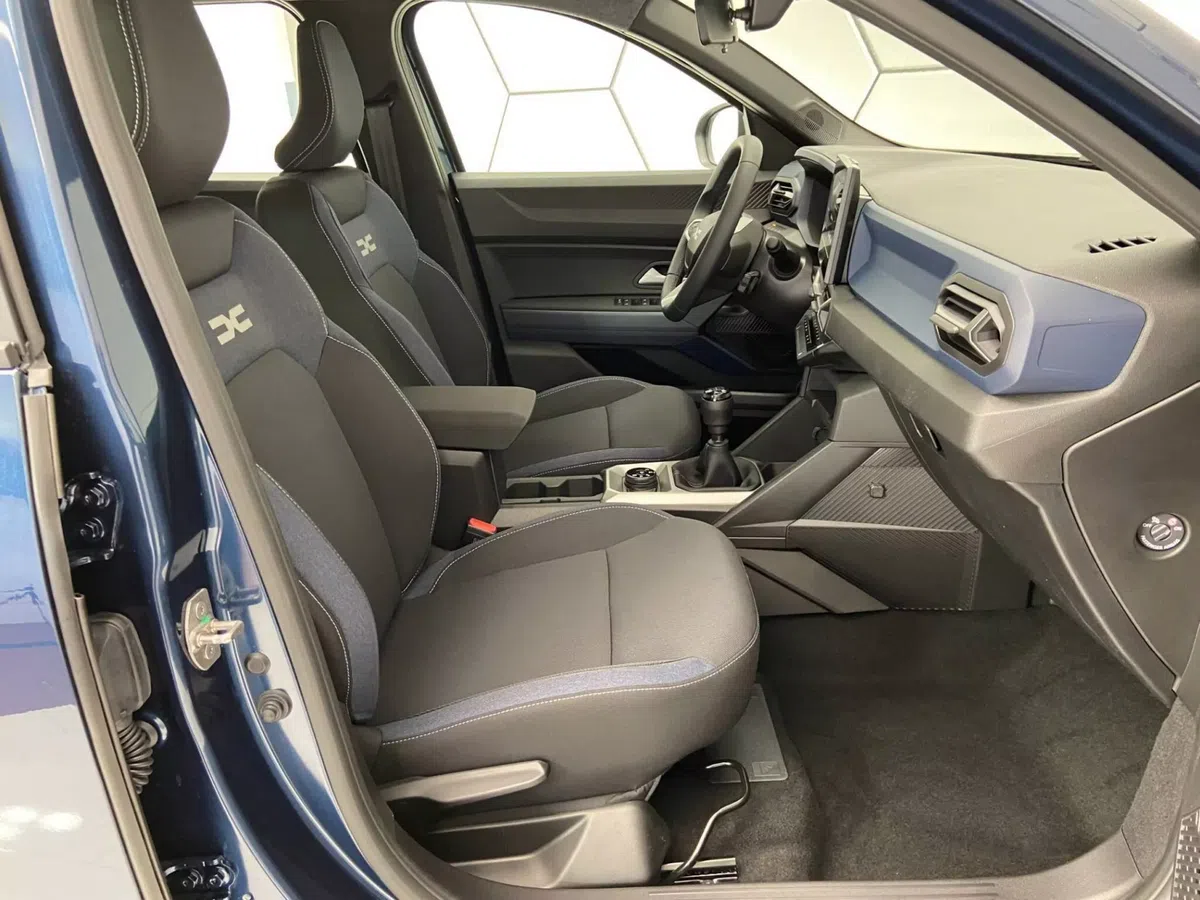 Dacia Bigster modelele Redust / Foto: carscoops.com