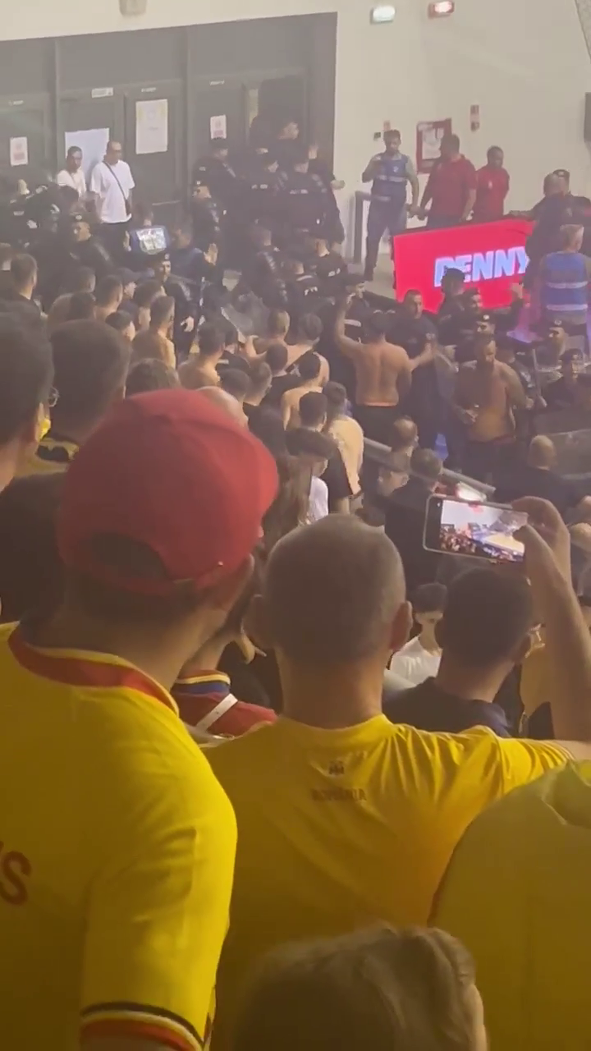 Presa maghiară a reacționat după incidentele de la România - Ungaria la futsal: „Fanii români nu s-au putut controla!”