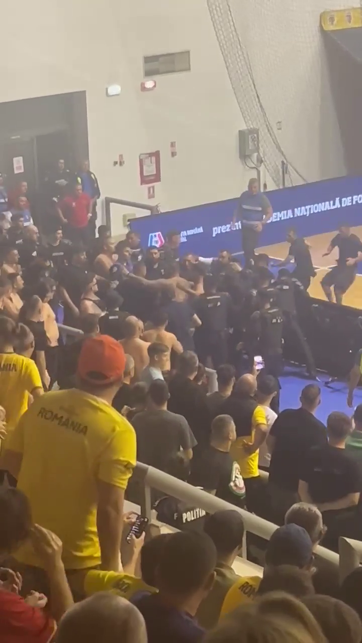 Presa maghiară a reacționat după incidentele de la România - Ungaria la futsal: „Fanii români nu s-au putut controla!”
