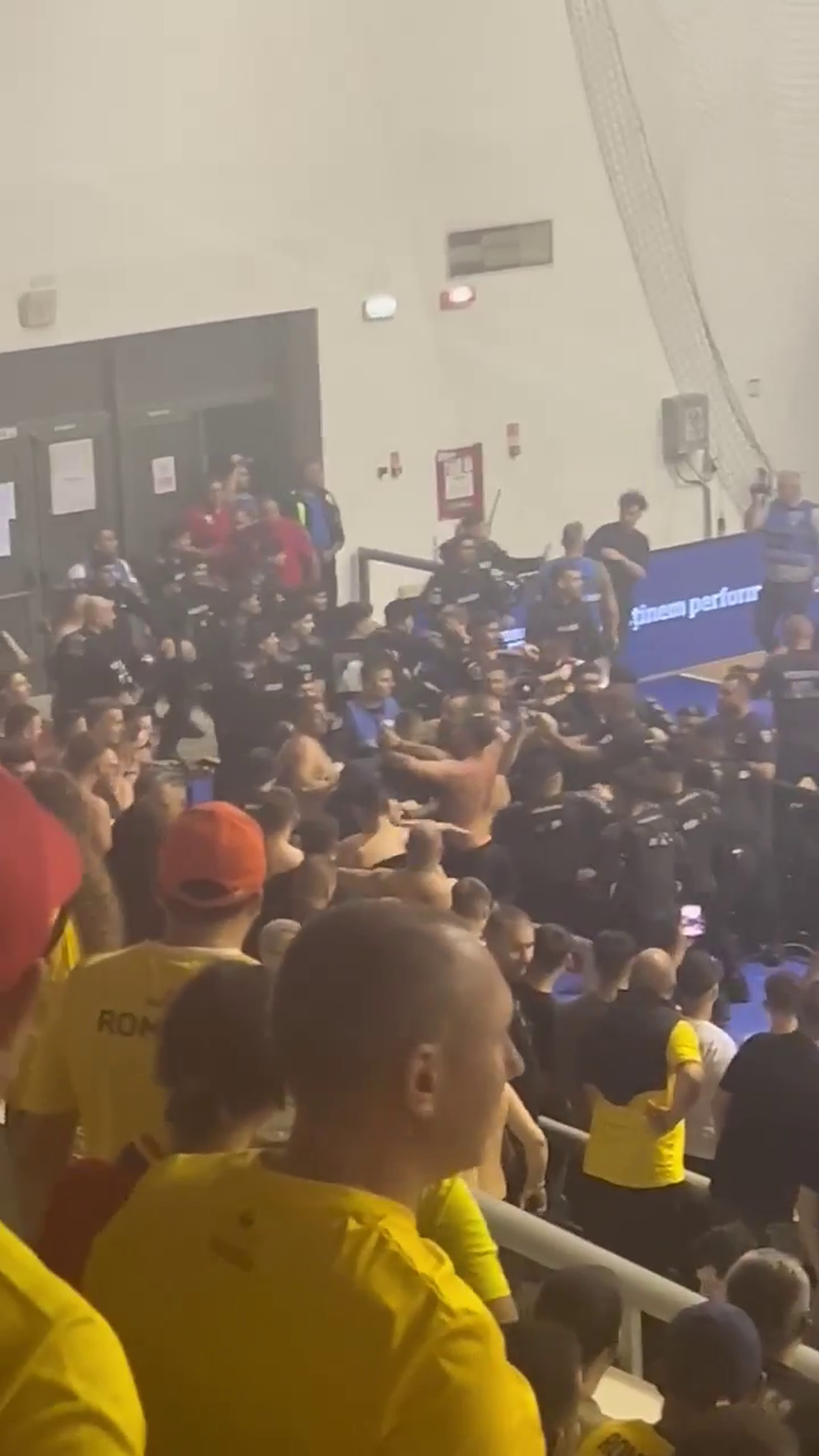 Presa maghiară a reacționat după incidentele de la România - Ungaria la futsal: „Fanii români nu s-au putut controla!”