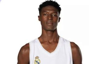 Real Madrid a prezentat un copil-minune de 11 ani, dar înfățișarea lui stârnește controverse: „Are 11 ani… de când a plecat din Mali!”