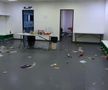 FOTO Rușinos! Cum au lăsat jucătorii Barcelonei vestiarul din Cehia: hârtii, mâncare și sticle aruncate pe jos