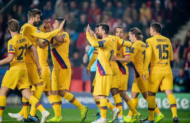 FOTO Rușinos! Cum au lăsat jucătorii Barcelonei vestiarul din Cehia: hârtii, mâncare și sticle aruncate pe jos