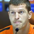 Alex Bourceanu, fostul campion cu FCSB, și-a ajutat soția, pe Adina, să se tundă la 0 în pandemie.