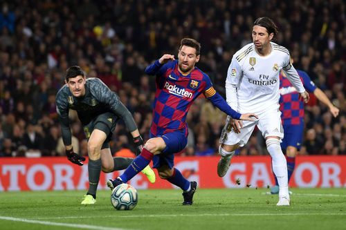 Barcelona și Real Madrid se înfruntă astăzi, în primul El Clasico din actuala stagiune.