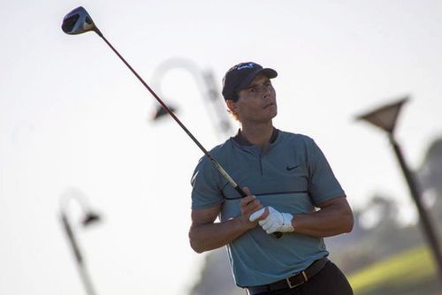 Rafael Nadal participă la o competiție profesionistă de golf. foto: Guliver/Getty Images