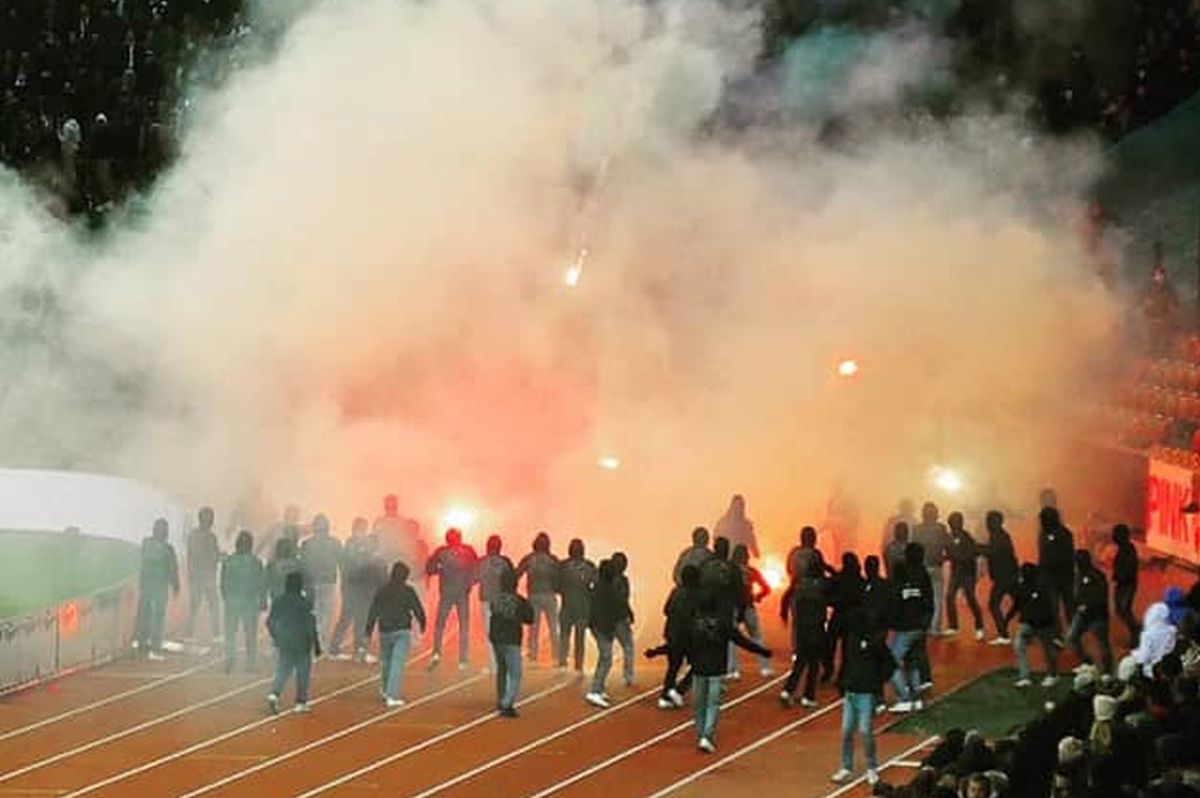 Vestul Sălbatic! Haos în toată regula în Europa: ultrașii au coborât pe pistă și au sărit la bătaie!